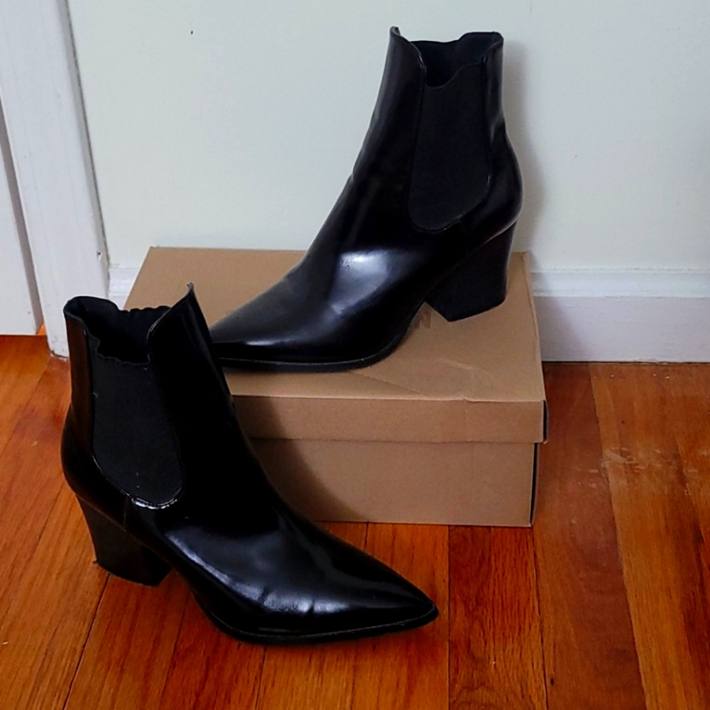 Black Forever 21 pointy bootie
